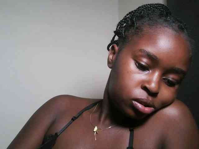 Spiceynelly webcam