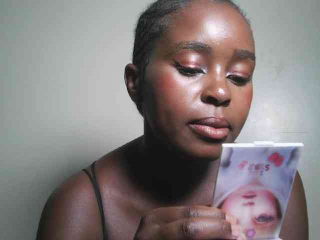 Spiceynelly webcam