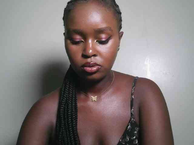 Modella: Spiceynelly