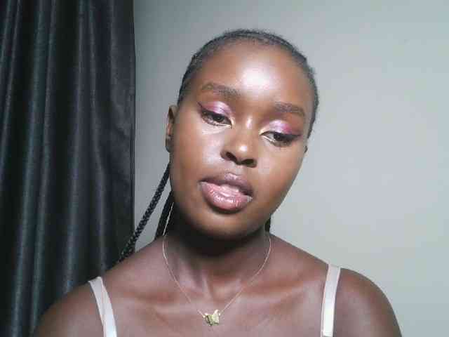 Spiceynelly webcam