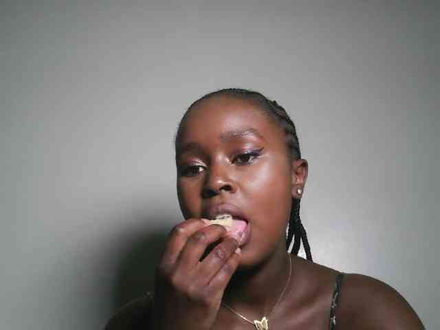 Modella: Spiceynelly