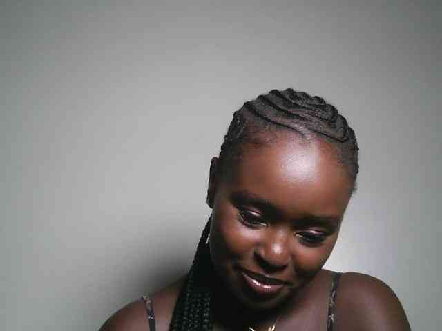 Modella: Spiceynelly