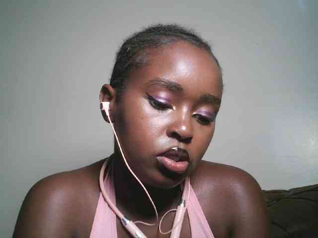 Spiceynelly webcam