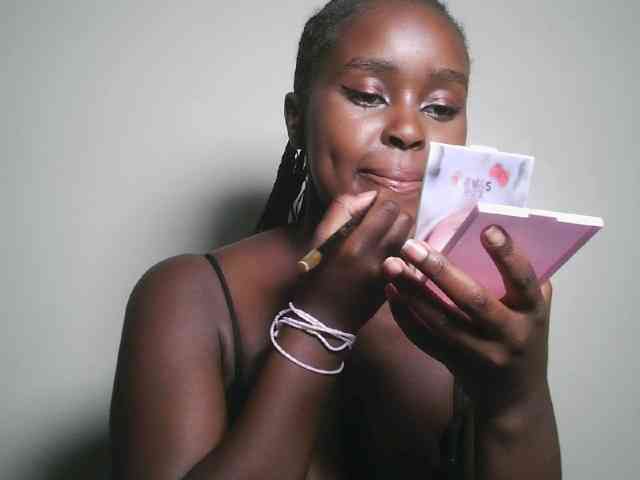 Spiceynelly webcam