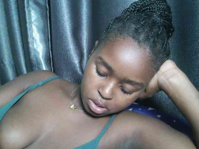 Spiceynelly webcam