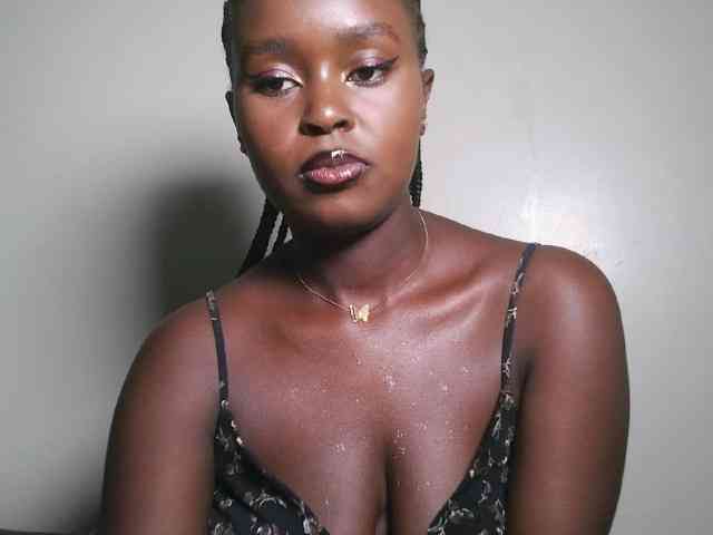 Modella: Spiceynelly