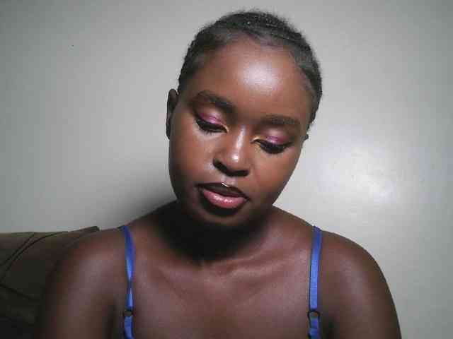 Spiceynelly webcam