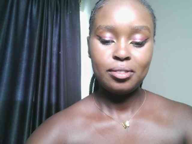 Modella: Spiceynelly