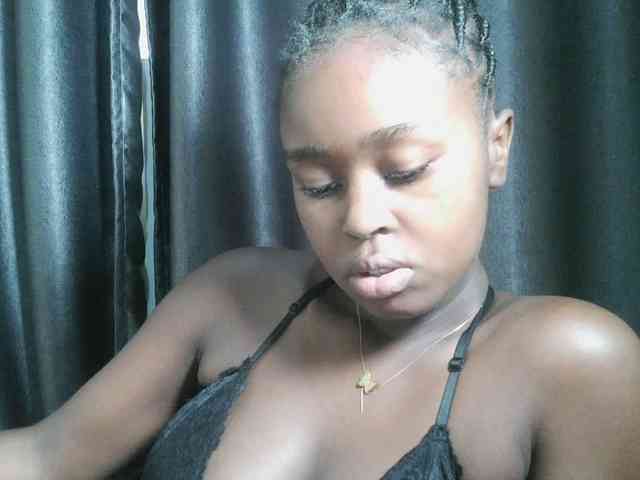 Spiceynelly webcam