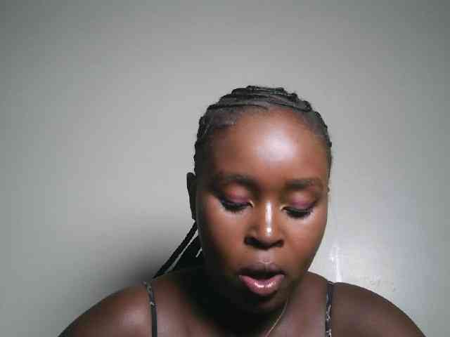 Modella: Spiceynelly