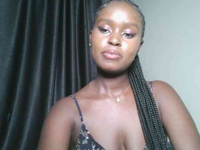 Modella: Spiceynelly