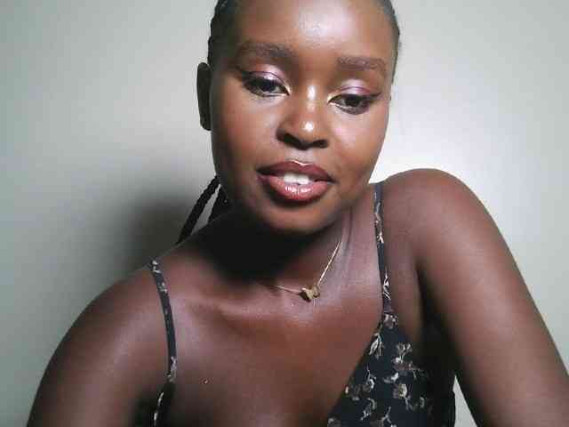 Modella: Spiceynelly