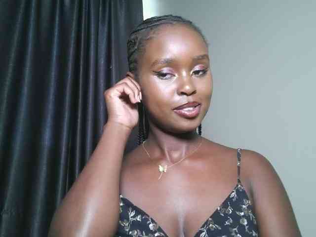 Modella: Spiceynelly