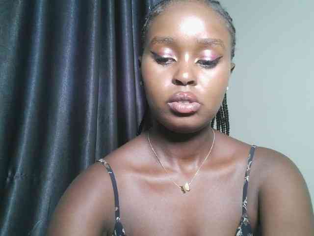 Modella: Spiceynelly