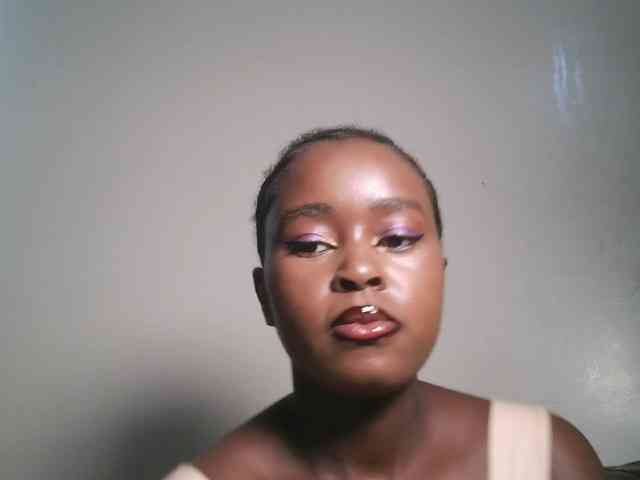 Spiceynelly webcam
