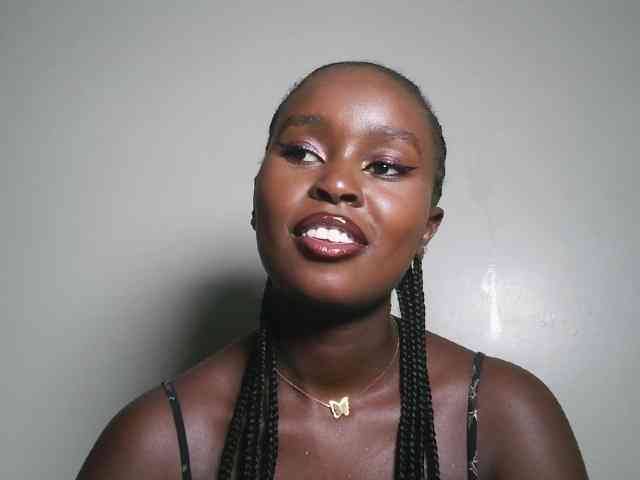 Modella: Spiceynelly