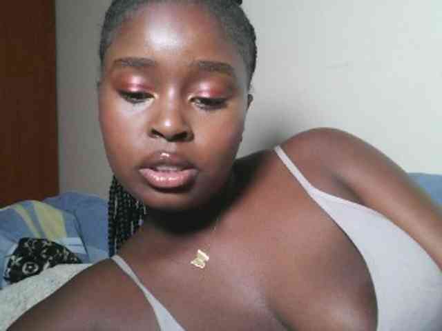 Spiceynelly webcam
