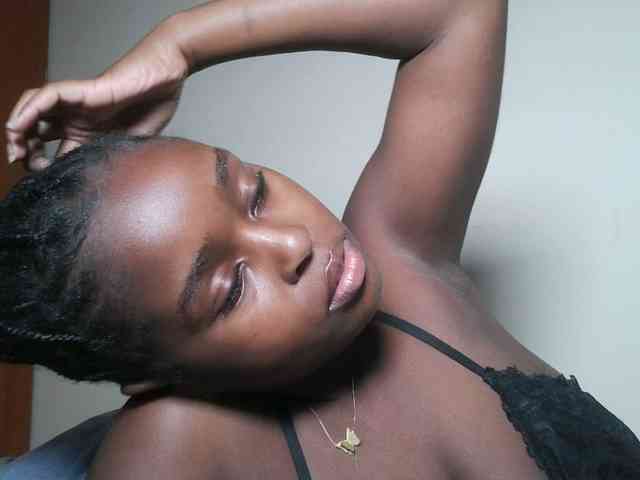 Spiceynelly webcam