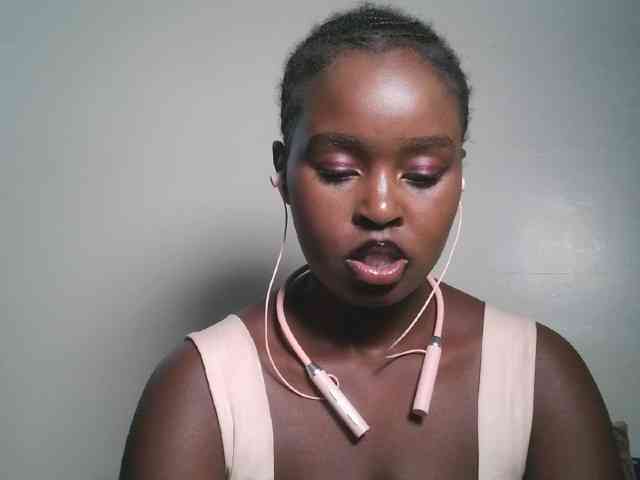Spiceynelly webcam