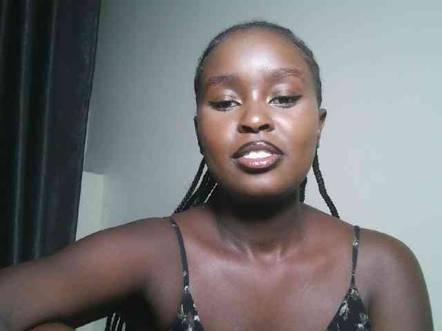 Spiceynelly webcam