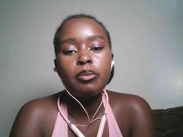 Spiceynelly webcam