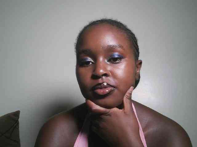 Spiceynelly webcam