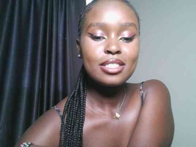 Modella: Spiceynelly