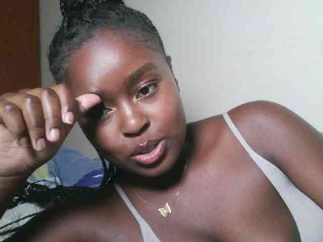 Spiceynelly webcam