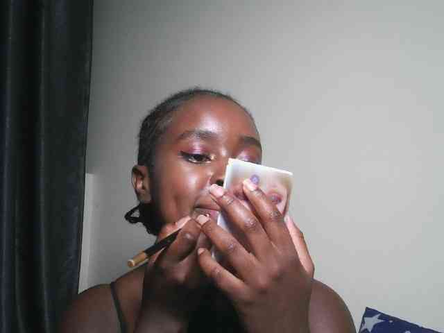 Spiceynelly webcam