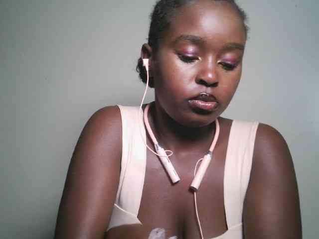 Spiceynelly webcam