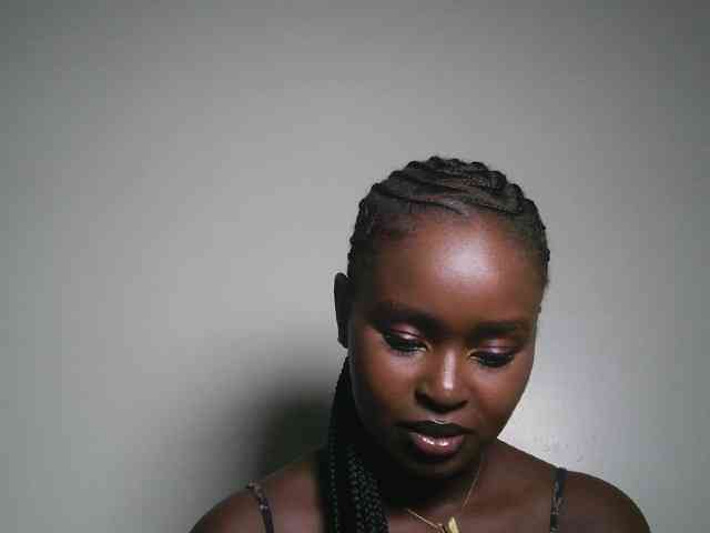 Modella: Spiceynelly