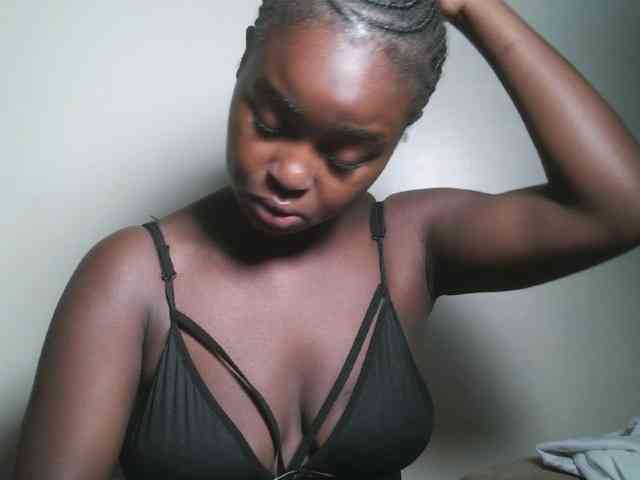 Spiceynelly webcam