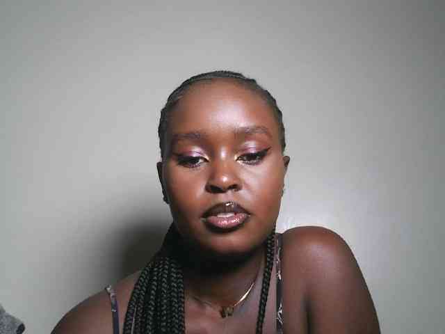 Modella: Spiceynelly