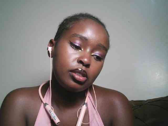 Spiceynelly webcam