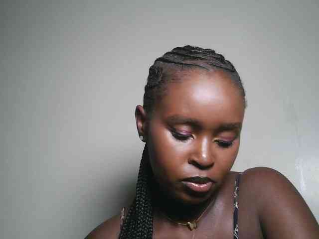 Modella: Spiceynelly