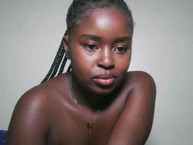 Spiceynelly webcam