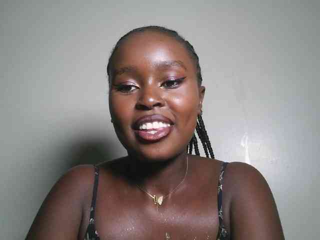 Modella: Spiceynelly