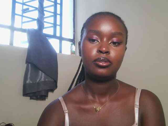 Spiceynelly webcam