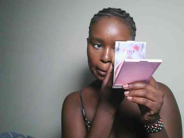 Modella: Spiceynelly