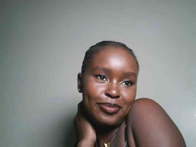 Modella: Spiceynelly