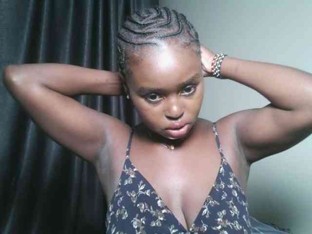 Modella: Spiceynelly