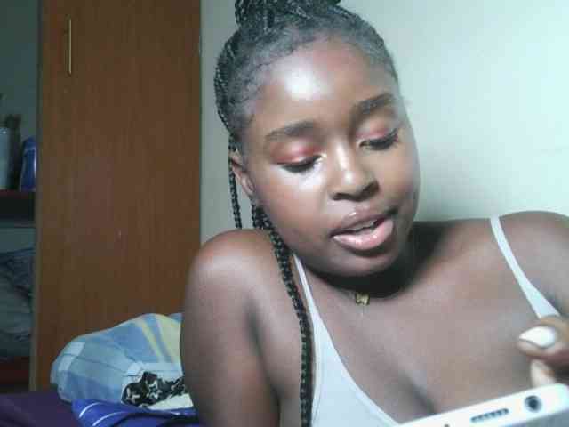 Spiceynelly webcam