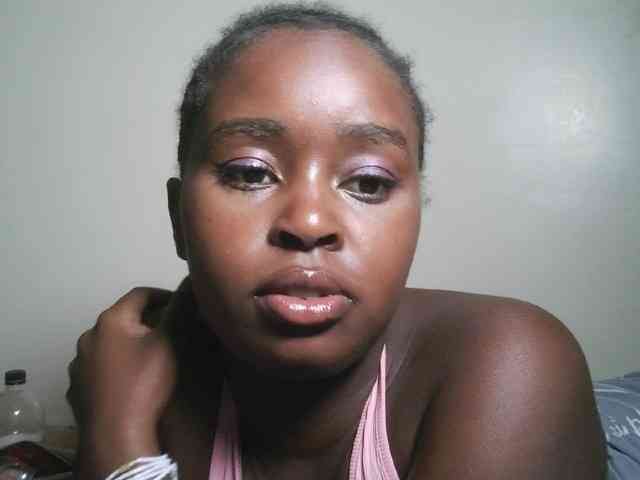 Spiceynelly webcam