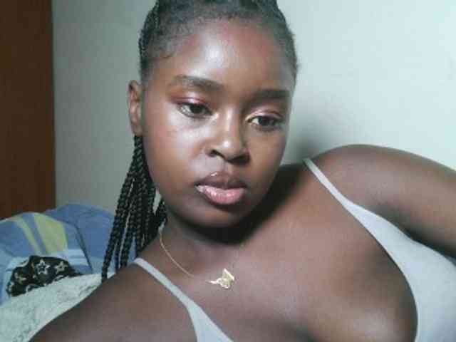 Spiceynelly webcam