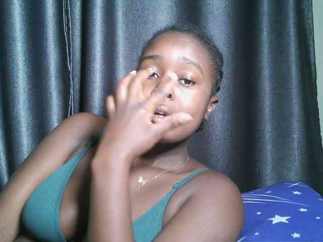 Spiceynelly webcam