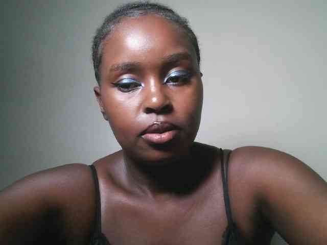Model: Spiceynelly