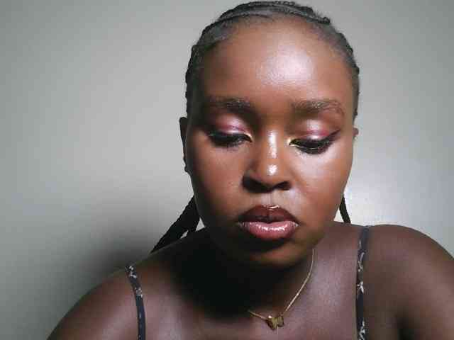 Modella: Spiceynelly