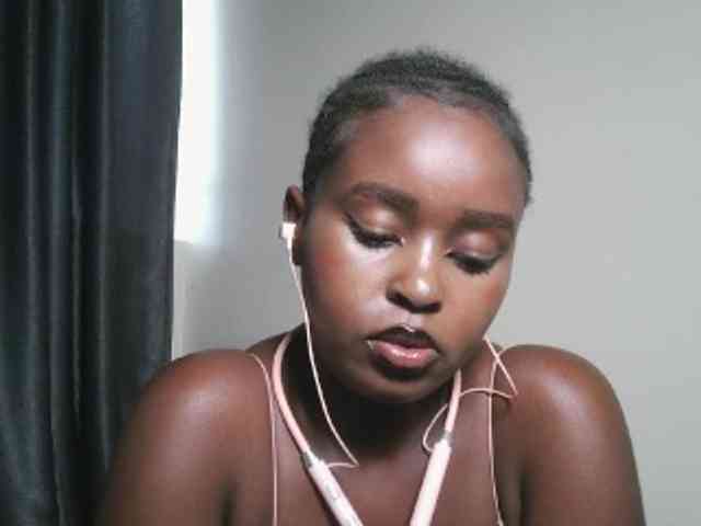 Spiceynelly Live Webcam on BongaCams