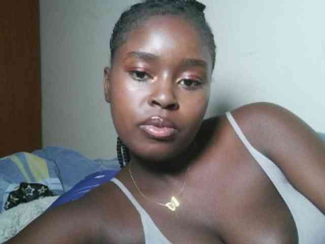Spiceynelly webcam