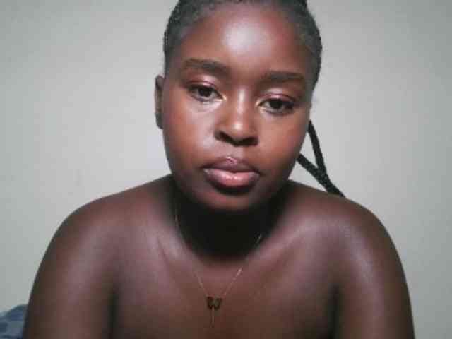 Spiceynelly webcam